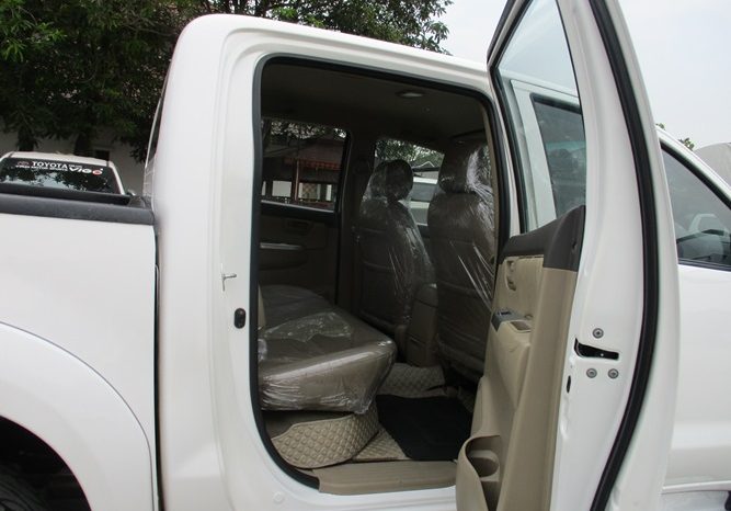 2013 – VIGO 4WD 2.5E MT DOUBLE CAB WHITE – 7436 full