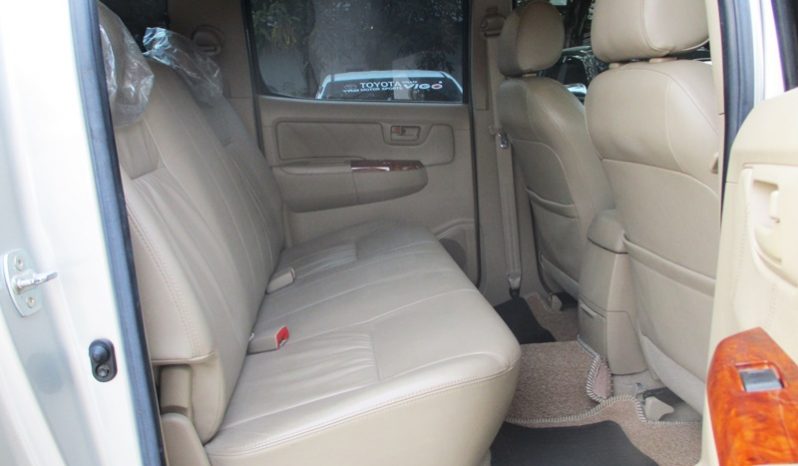 2010 – VIGO 4WD 3.0G AT DOUBLE CAB SILVER – 9199 full