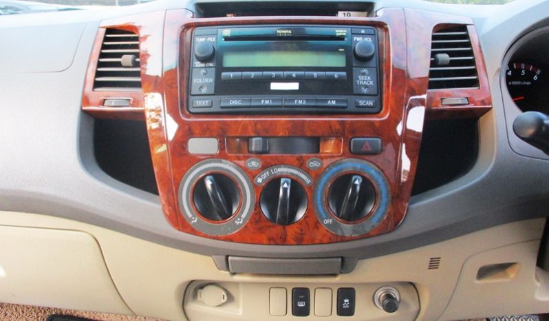 2010 – VIGO 4WD 3.0G AT DOUBLE CAB SILVER – 9199 full