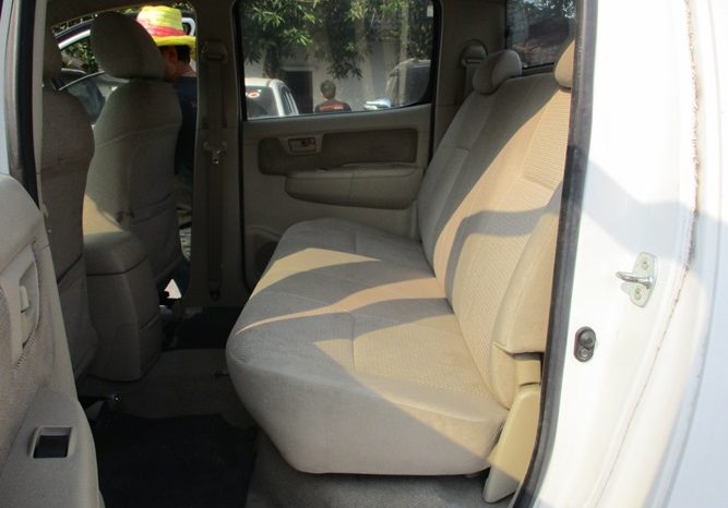 2007 – VIGO 4WD 2.7G AT DOUBLE CAB WHITE – 2538 full