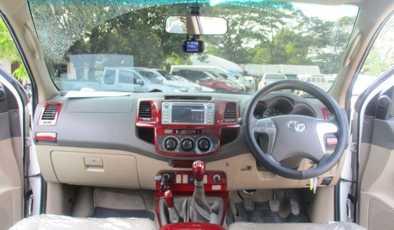 2013 – VIGO 4WD 2.5E MT DOUBLE CAB WHITE – 4678 full