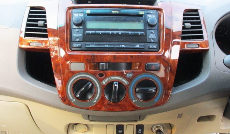 2009 – VIGO 4WD 3.0G AT DOUBLE CAB WHITE – 7888 full
