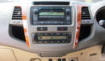 2010 – TOYOTA 4WD 3.0V AT FORTUNER SILVER – 9206 full