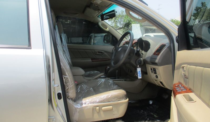 2010 – VIGO 4WD 3.0G AT DOUBLE CAB SILVER – 6258 full