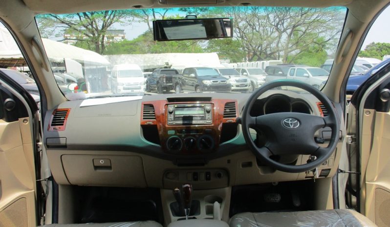 2010 – VIGO 4WD 3.0G AT DOUBLE CAB SILVER – 6258 full