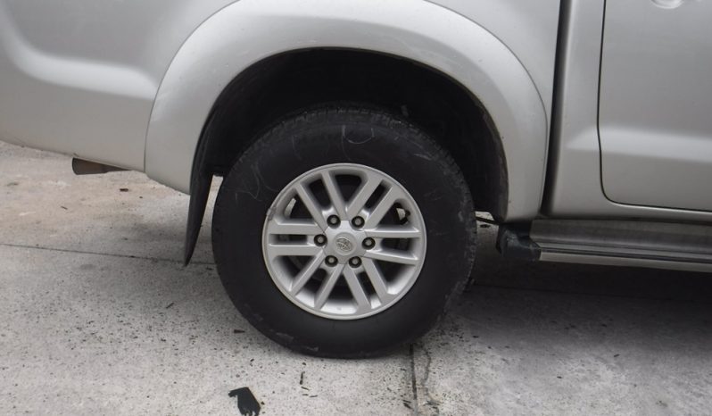 2013 – VIGO 4WD 3.0G MT DOUBLE CAB SILVER – 6713 full