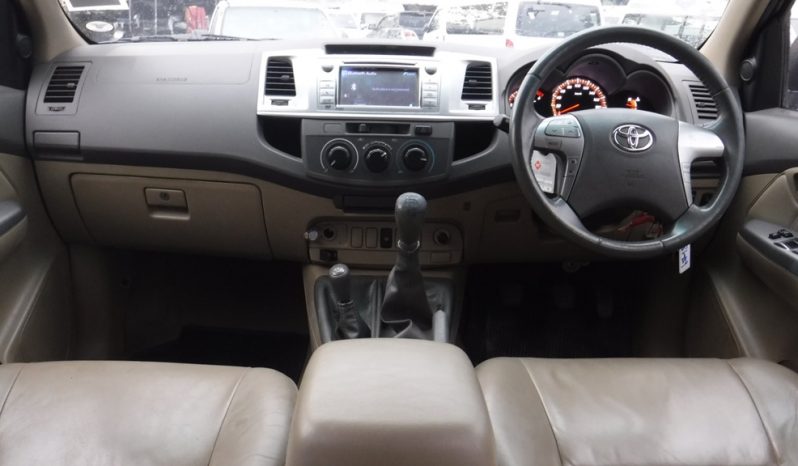 2013 – VIGO 4WD 3.0G MT DOUBLE CAB SILVER – 6713 full