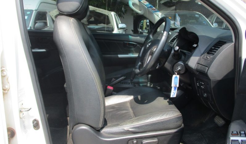 2015 – VIGO 4WD 3.0G AT DOUBLE CAB WHITE – 7914 full