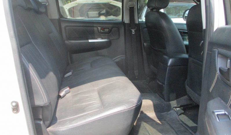 2015 – VIGO 4WD 3.0G AT DOUBLE CAB WHITE – 7914 full