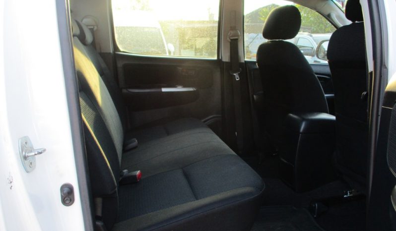 2014 – VIGO 4WD 2.5E MT DOUBLE CAB WHITE – 2749 full