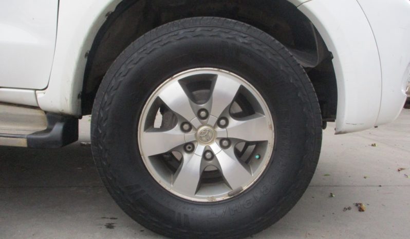 2007 – VIGO 4WD 3.0G AT DOUBLE CAB WHITE – 928 full