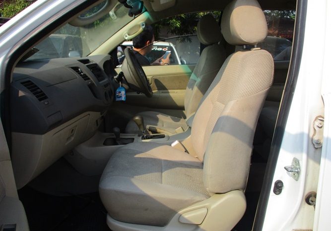 2007 – VIGO 4WD 2.7G AT DOUBLE CAB WHITE – 2538 full