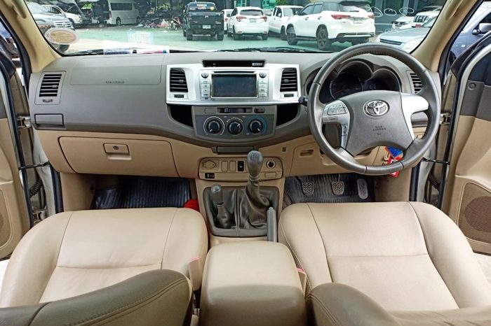 2013 – VIGO 4WD 3.0G MT DOUBLE CAB SILVER – 5180 full