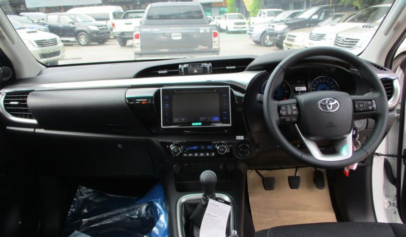 2019 – REVO 4WD 2.8G MT SMART CAB WHITE – 8722 full